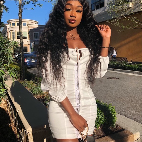 White Dress CAN FIT MEDIUM - Picture 2 of 2